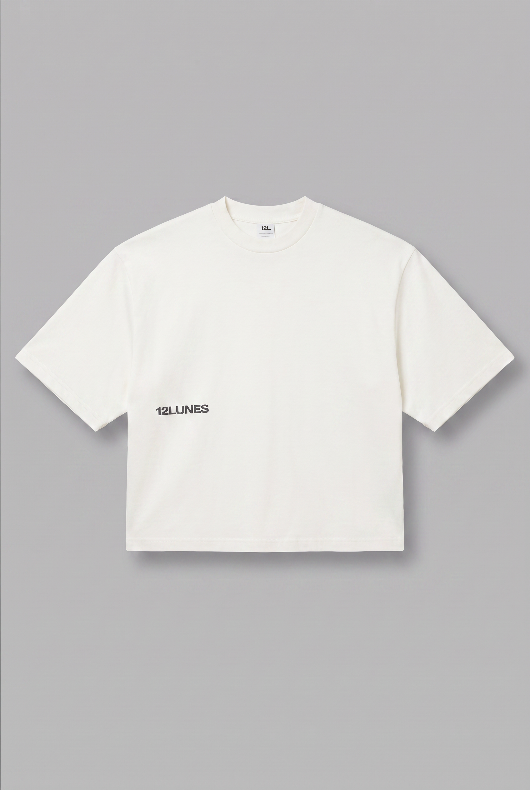 Tee-shirt blanc 12LUNES vu de face, coupe boxy et logo serigraphie, coton 300 gsm